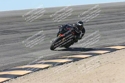 media/Oct-13-2025-Moto Forza (Mon) [[a66d839500]]/3-B Group/Session 2 (Bowl)/